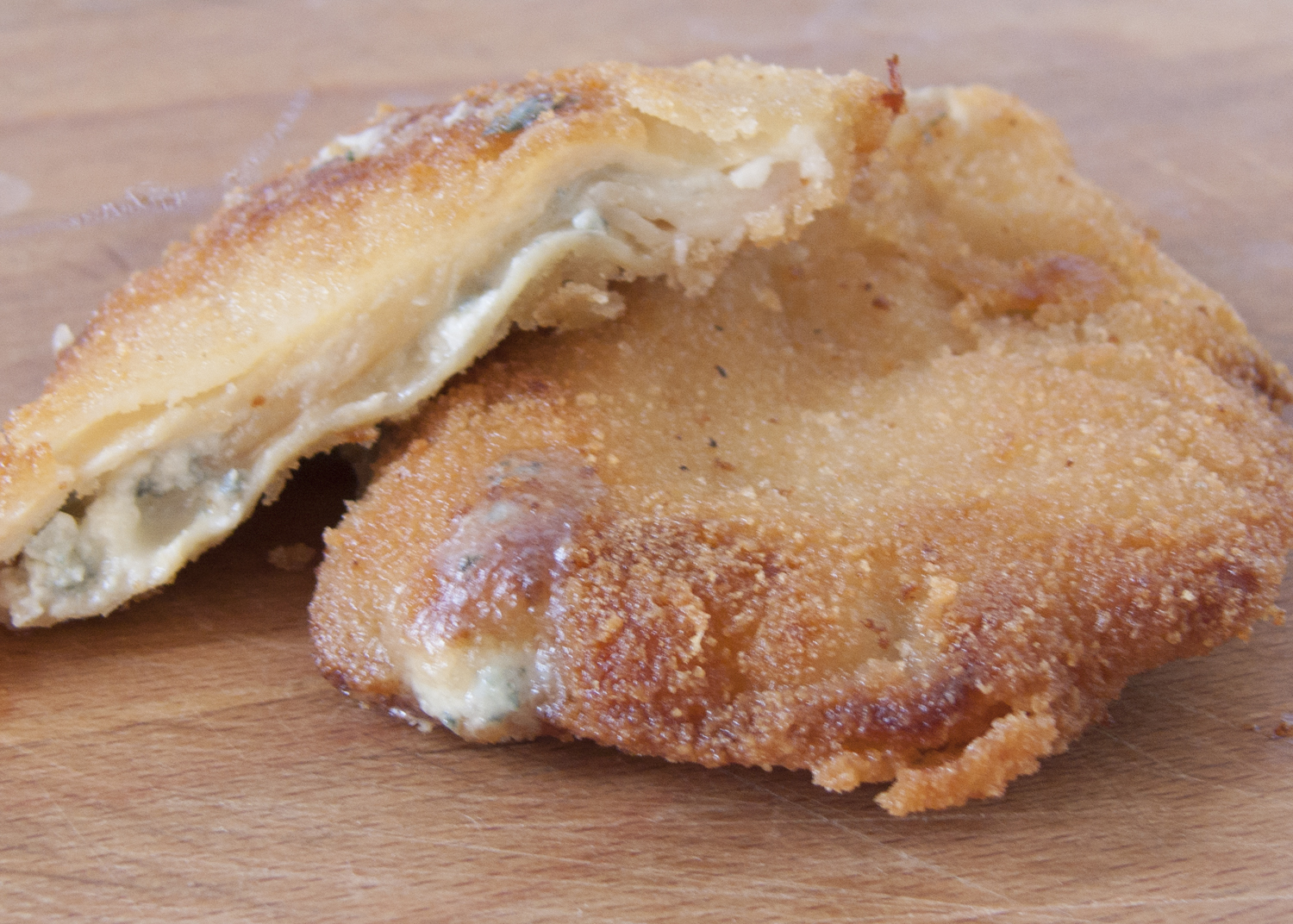 LIBRITO DE POLLO (Pechuga) Queso roquefort (6 Unidades)
